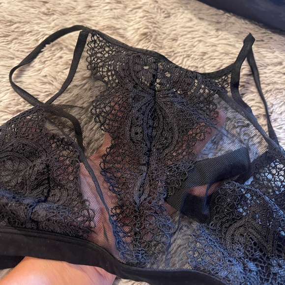 Victoria's Secret Black High Neck Mesh Lace Bralette size large 😍😍 - Picture 5 of 8